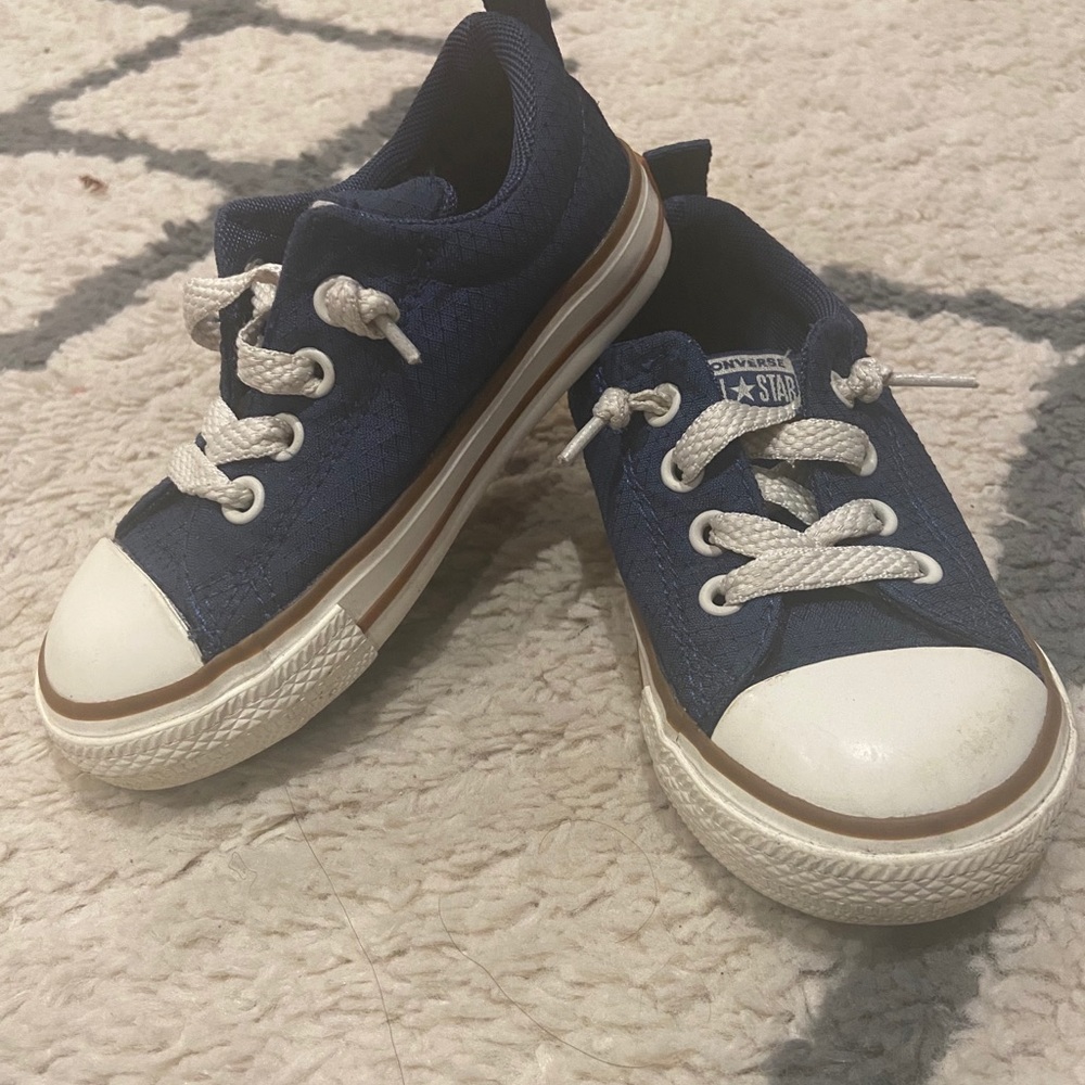 Toddler boy slip on converse